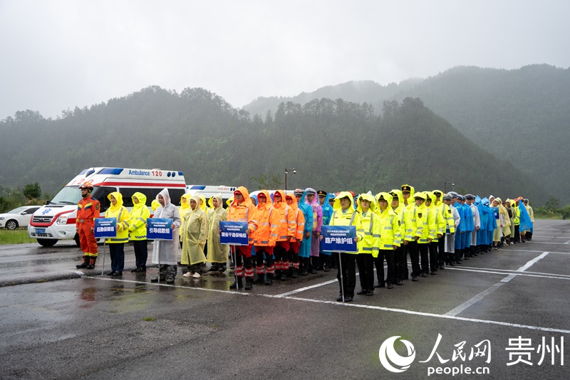 演練現(xiàn)場,參與演練的工作人員。人民網(wǎng)記者 涂敏攝