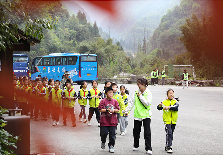 學生研學  綏陽融媒供圖