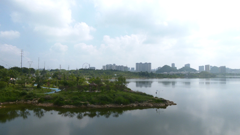 安順經(jīng)開(kāi)區(qū)楊湖環(huán)境。