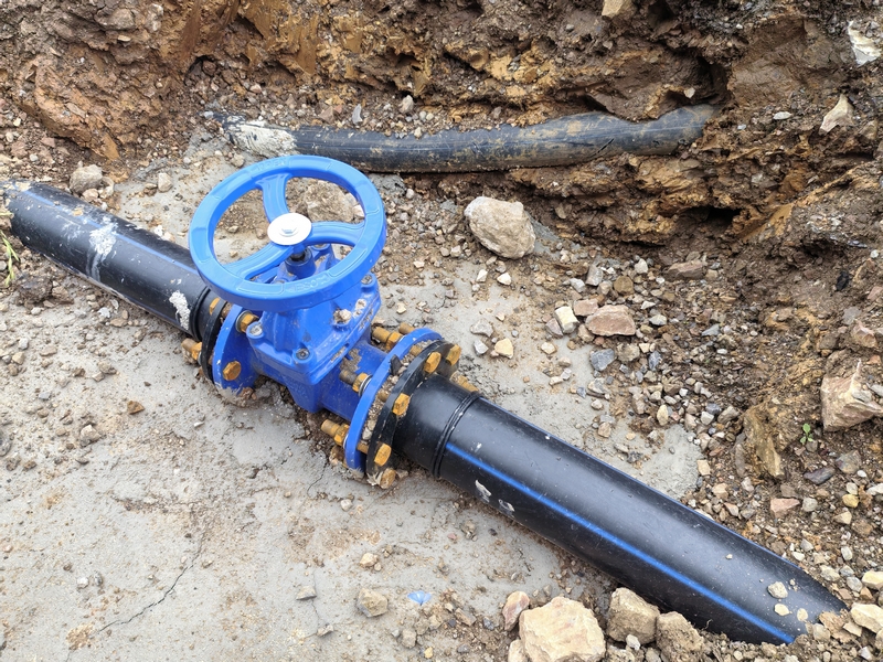 沙溪村新安裝飲水管道。