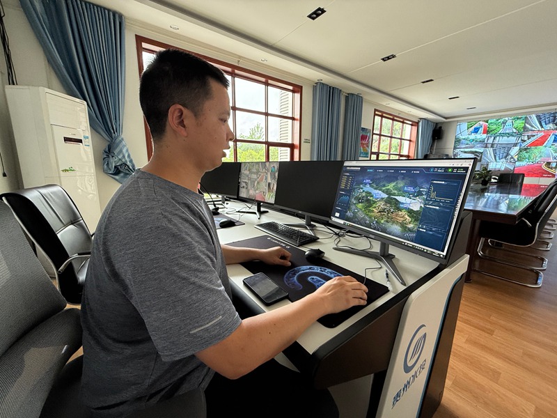 中橋水庫(kù)管理站調(diào)度實(shí)時(shí)水雨情數(shù)據(jù)。吳云航攝