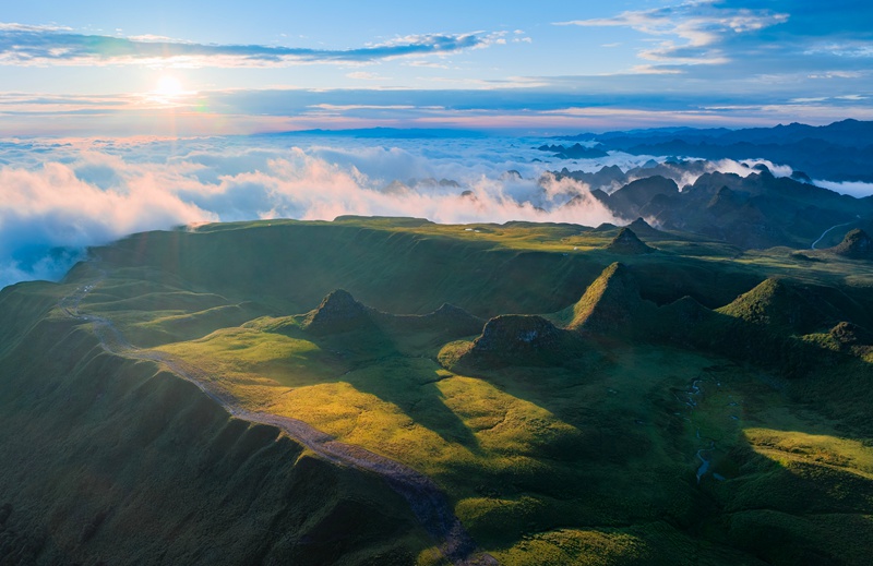 阿西里西大草原云海日出景觀。