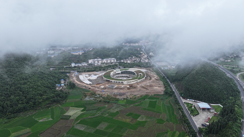 圖為貴州黃果樹游客服務(wù)中心主題項目。