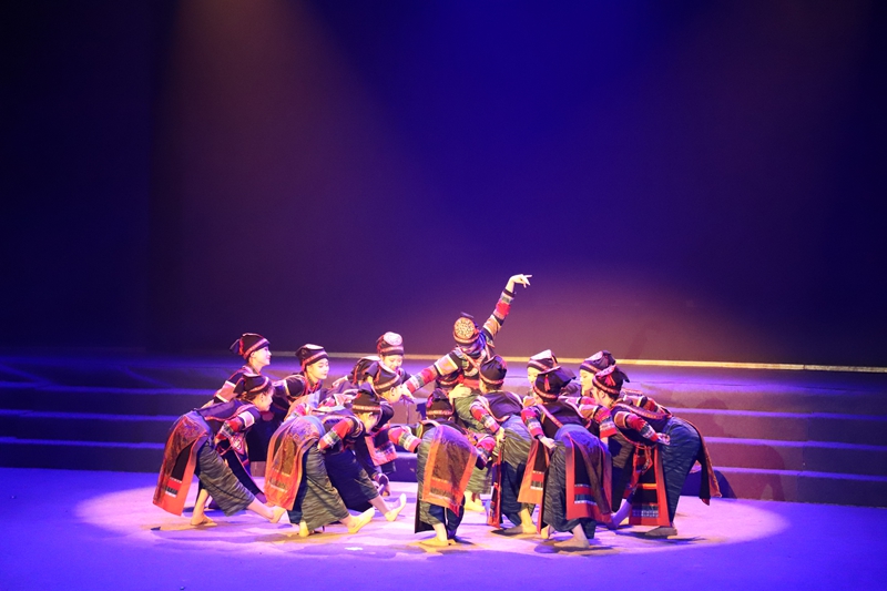 “勵新杯”舞蹈大賽。