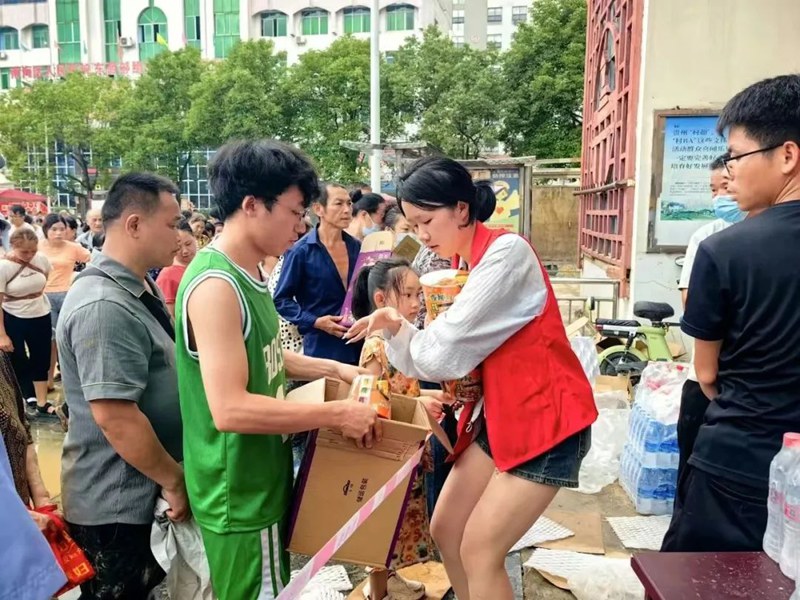 社會各界馳援榕江抗洪救災。