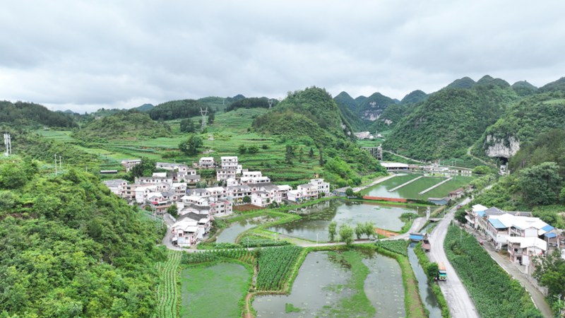 硝灰洞村“最美庭院”。