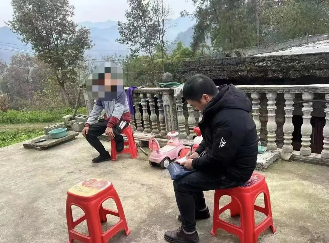 上門走訪社矯對象了解最新情況。