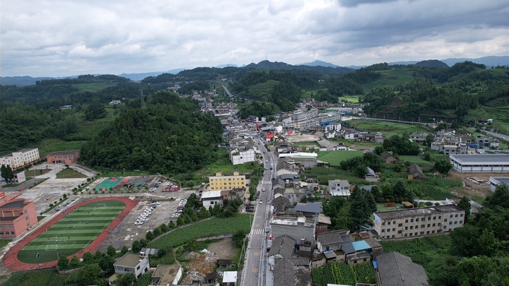 金沙縣柳塘鎮(zhèn) 黃源匯 攝.jpg