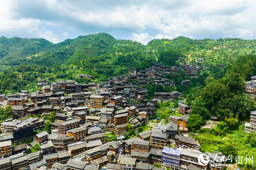 航拍西江千戶苗寨。人民網 陽茜攝