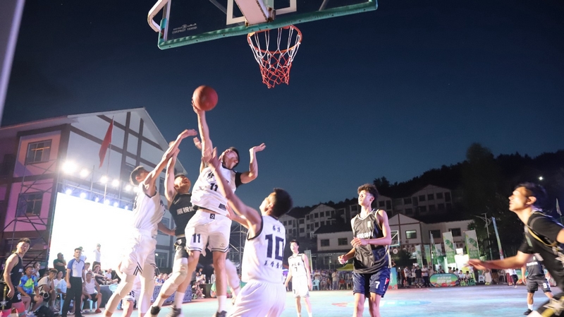 籃球賽現(xiàn)場。文俊入攝