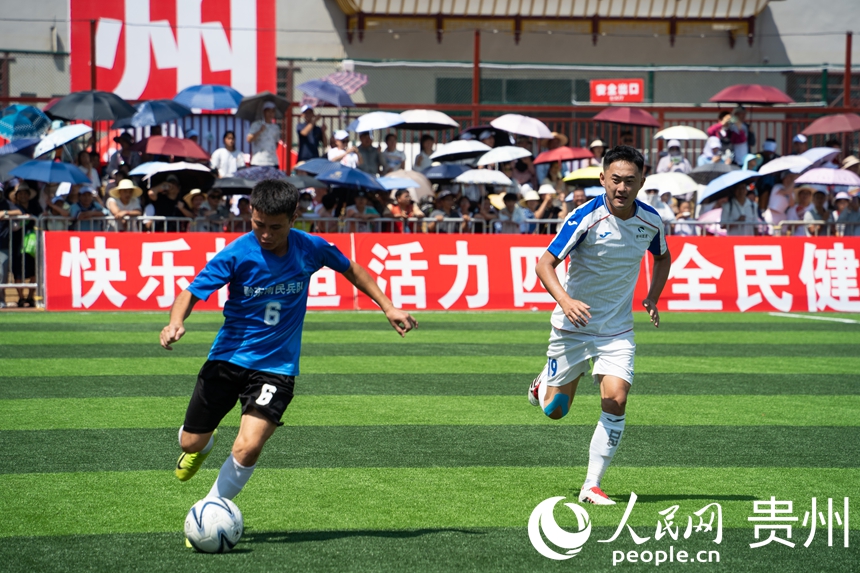 2025貴州“村超”賽事重返綠茵場。人民網 陽茜攝