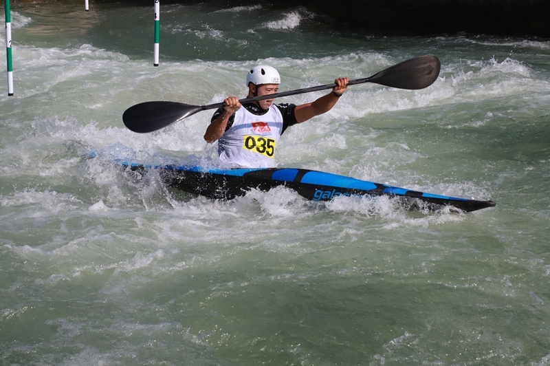 2025年全國皮劃艇激流回旋錦標賽在凱里下司激情開賽。