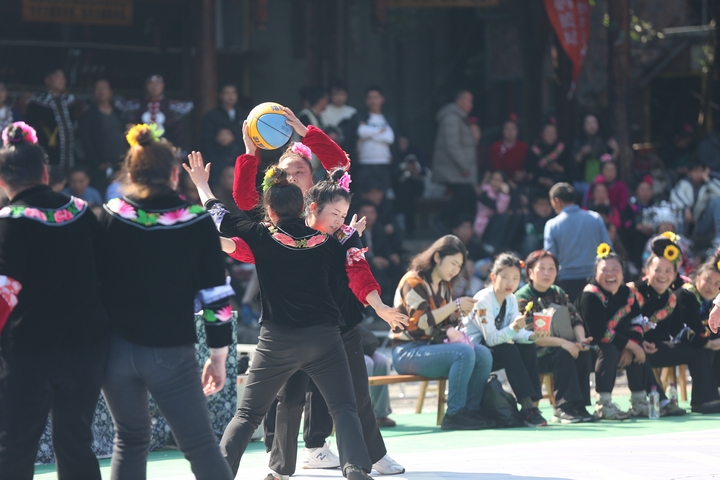 圖為烏東村姑媽籃球賽。