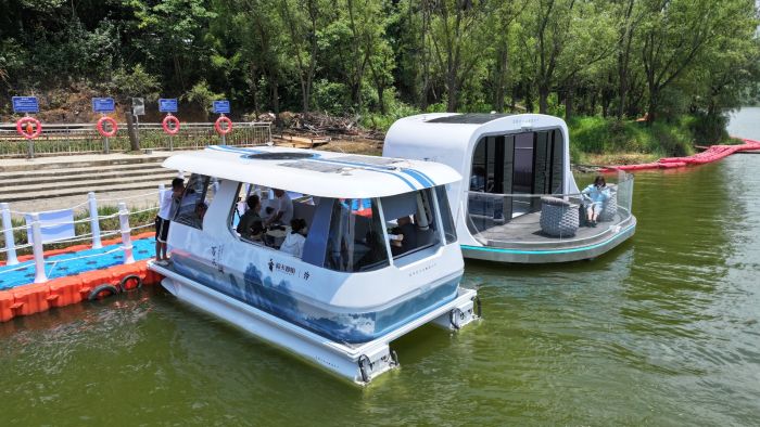 無人駕駛智能游船解鎖百花湖新玩法。.jpg