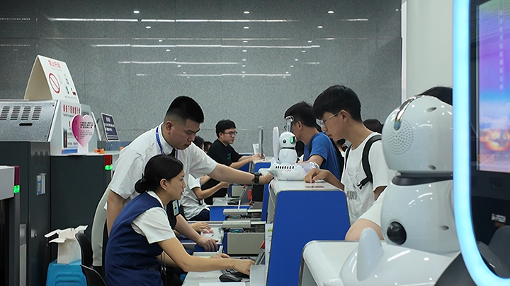 安順至上海直飛航線復航 銀翼穿云 山海相連。