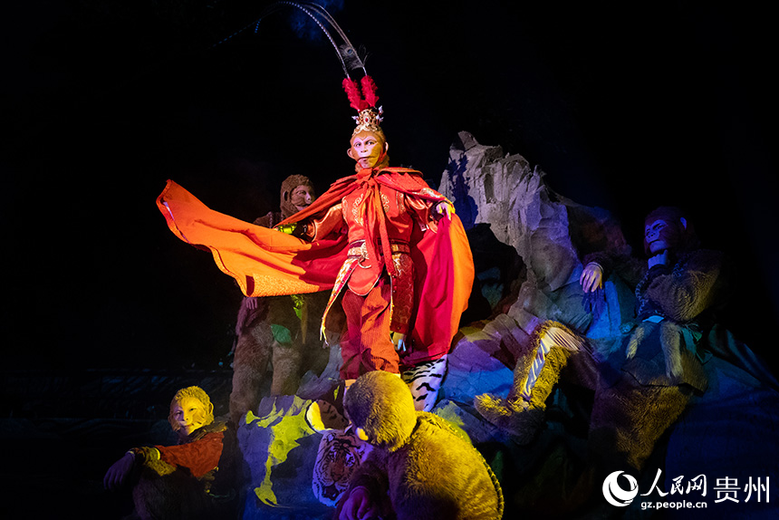 沉浸式實景仙幻劇《再回西游》演出現場。人民網記者 涂敏攝