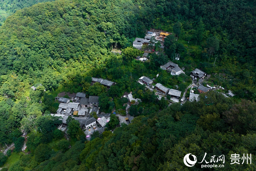 航拍貴州安順云峰屯堡。人民網記者 涂敏攝