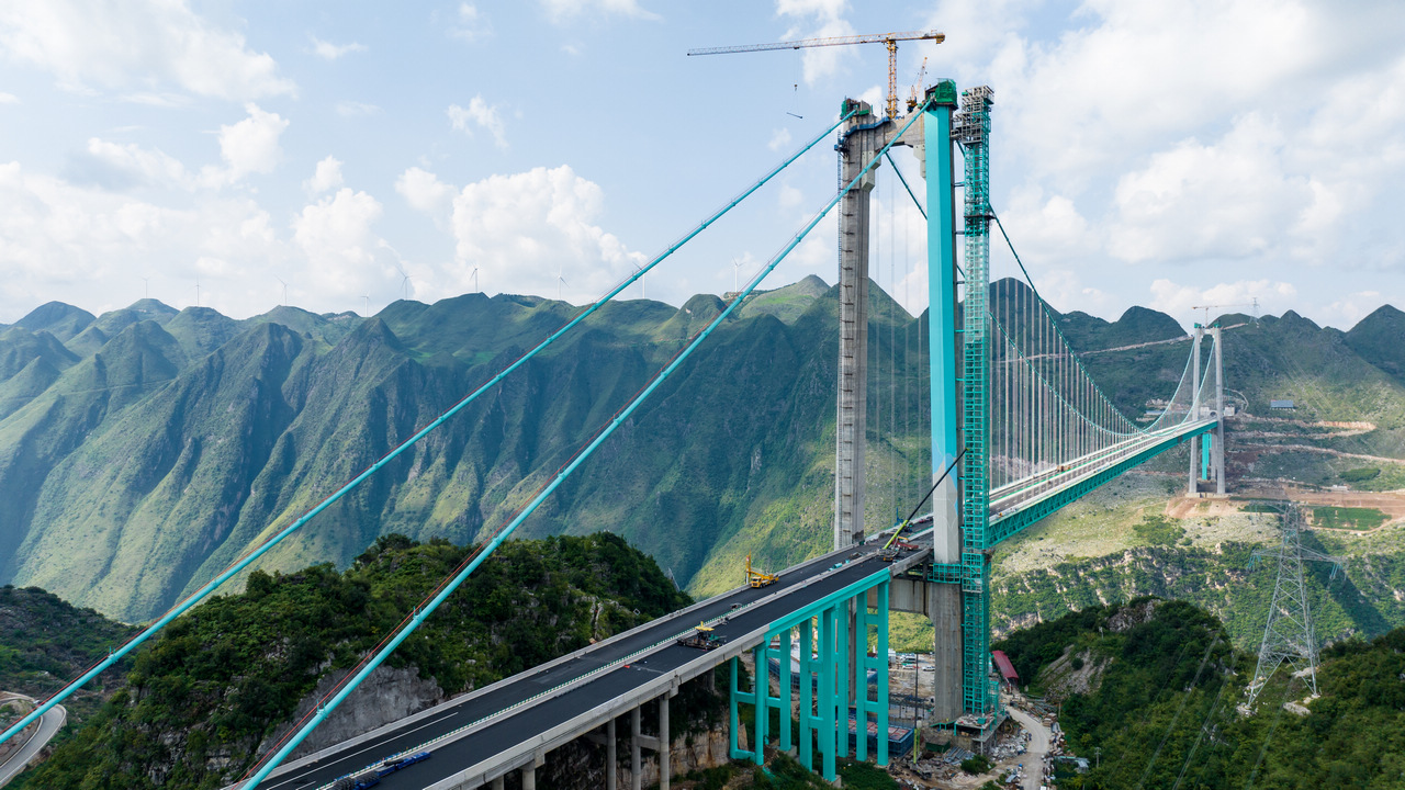 行進中國 ｜ 穿越機瞰世界第一高橋 完成度超98%