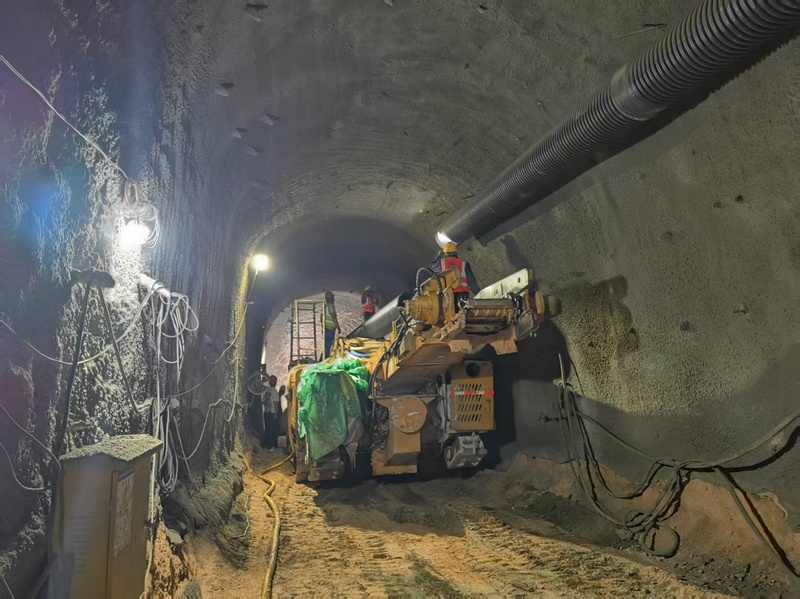 宣威水庫工程凱麻供水標(biāo)桐木沖隧洞開挖中。