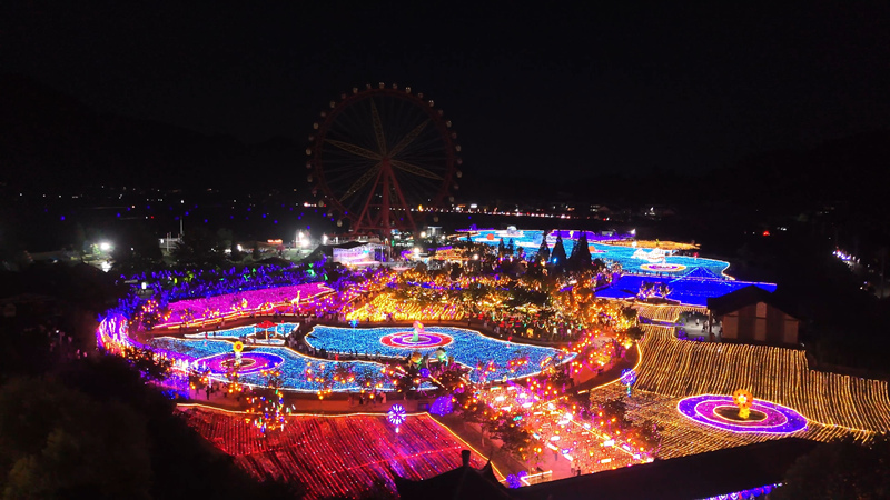 貴定縣金海雪山景區(qū)“金海之夜”活動現(xiàn)場。