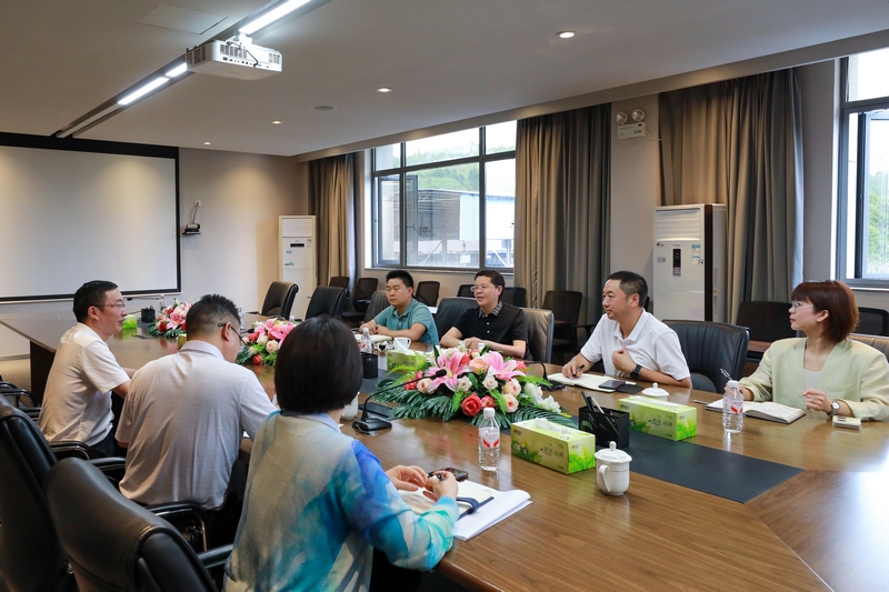 馬驍調(diào)研鋁及鋁加工產(chǎn)業(yè)發(fā)展情況并上門服務(wù)企業(yè)。