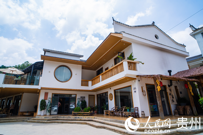 高寨村優良的生態環境吸引民宿來此創業。人民網 陽茜攝