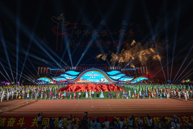 貴州省黔東南州第十一屆運動會暨第五屆少數民族傳統體育運動會開幕式在黃平縣體育公園盛大啟幕。梁文攝