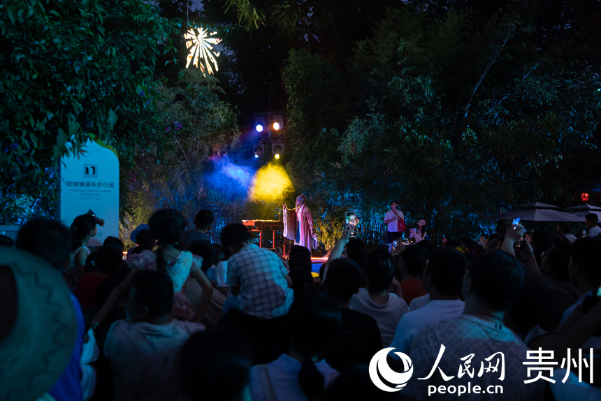 “吳承恩”講述《西游記》創(chuàng)作靈感。人民網(wǎng)記者 涂敏攝