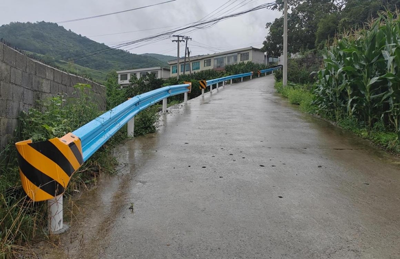 已經(jīng)安裝好的息烽縣永靖鎮(zhèn)雨灑村漆樹溝組安防工程。