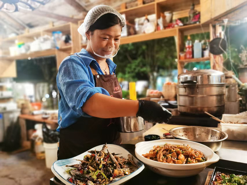 平壩從“白天避暑”到“夜間嗨玩”暑期“夜經(jīng)濟”升溫 煙火氣升騰。
