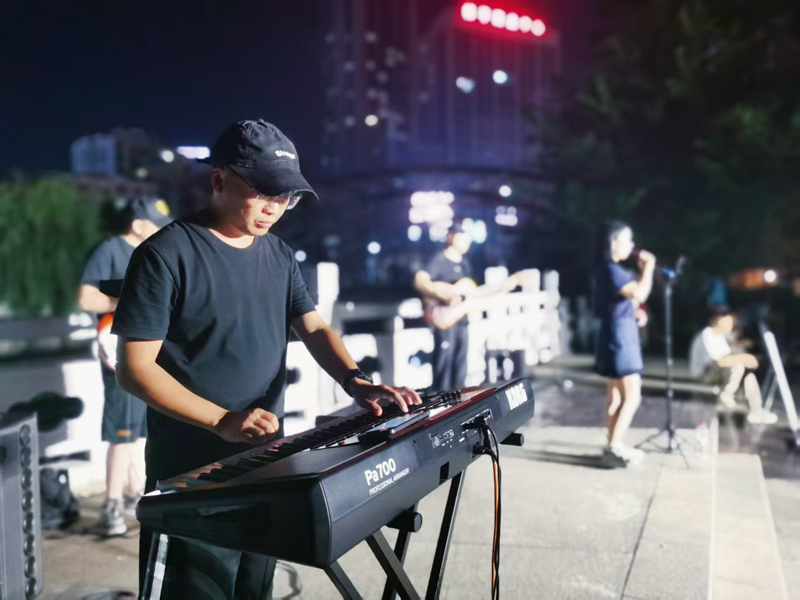 平壩從“白天避暑”到“夜間嗨玩”暑期“夜經(jīng)濟”升溫 煙火氣升騰。