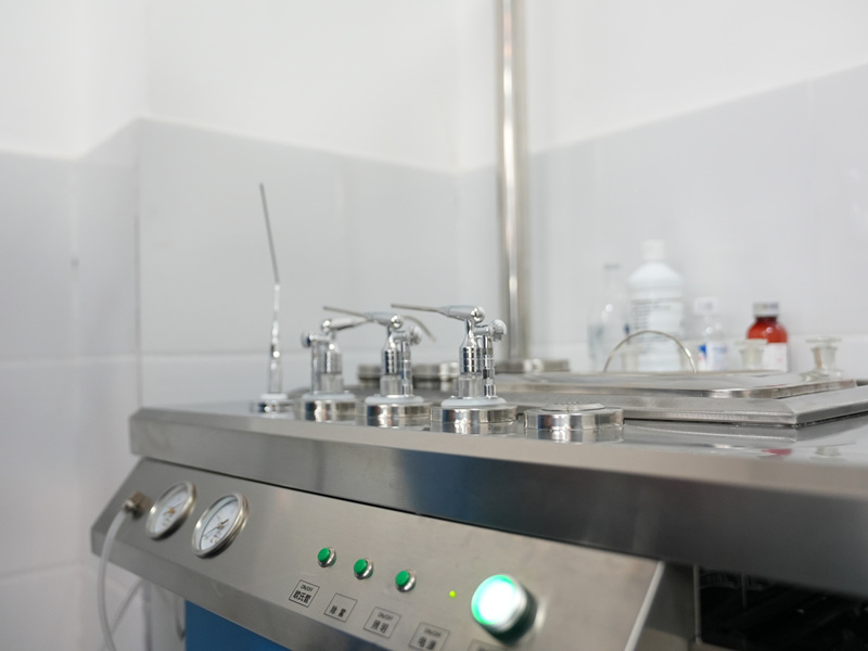 耳鼻喉綜合診療臺。