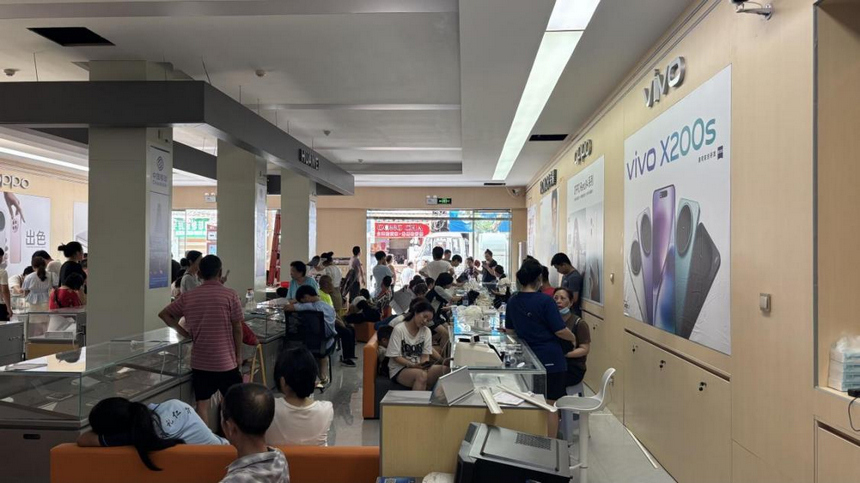 免費(fèi)更換被洪水泡壞的攝像頭、路由器等設(shè)備。