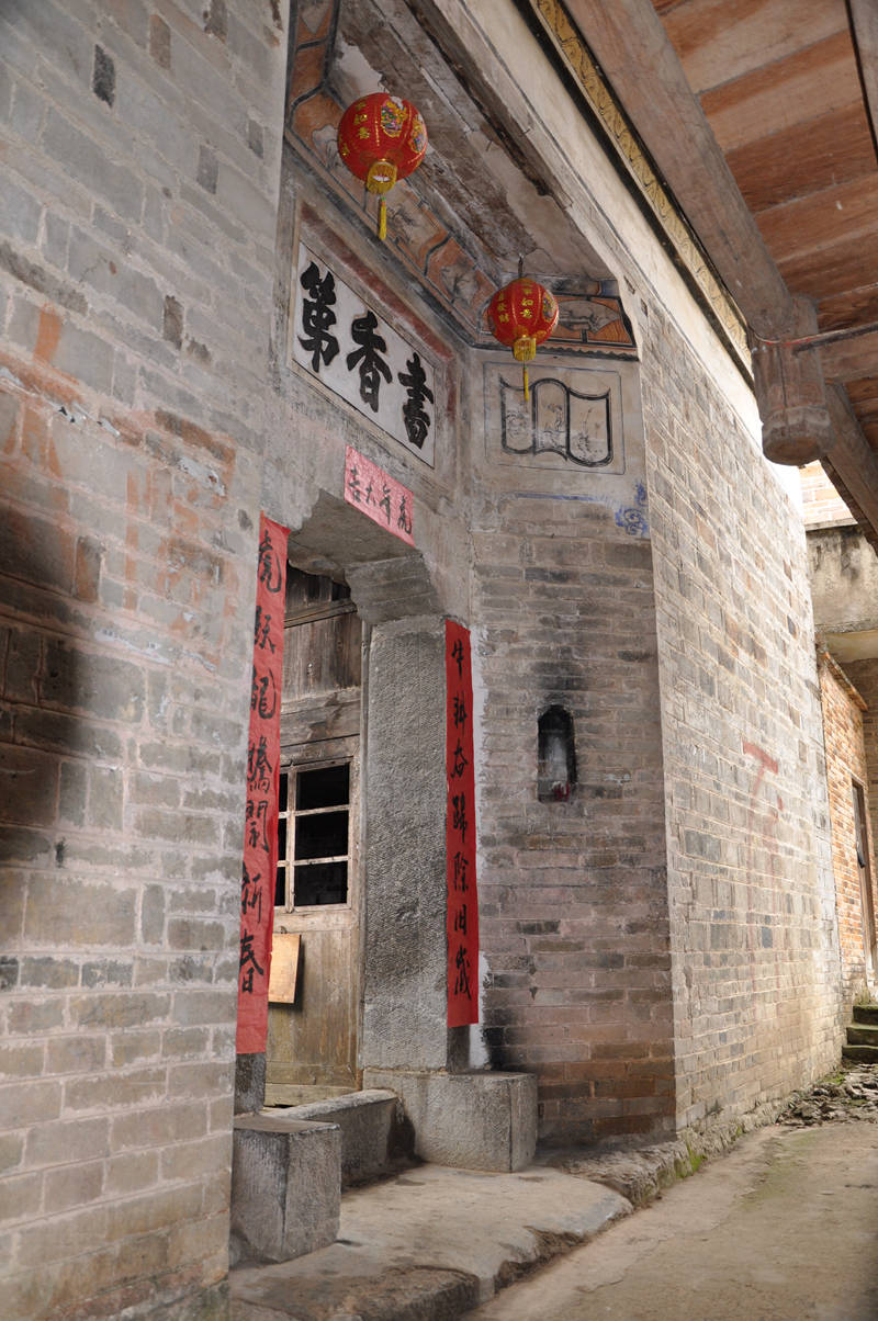 邦寨民居門樓。歐陽克儉攝