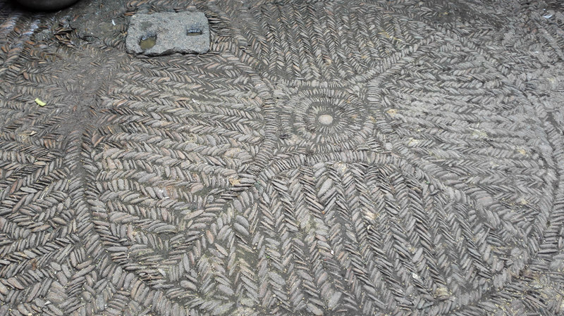 精美鵝卵石鋪就的天井。歐陽(yáng)克儉攝