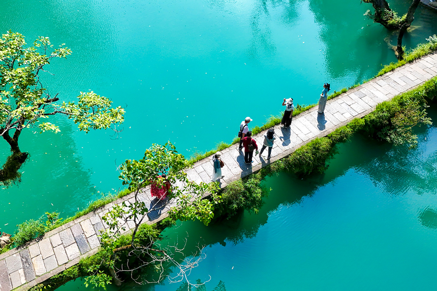 幽谷勝地小七孔。王純亮攝