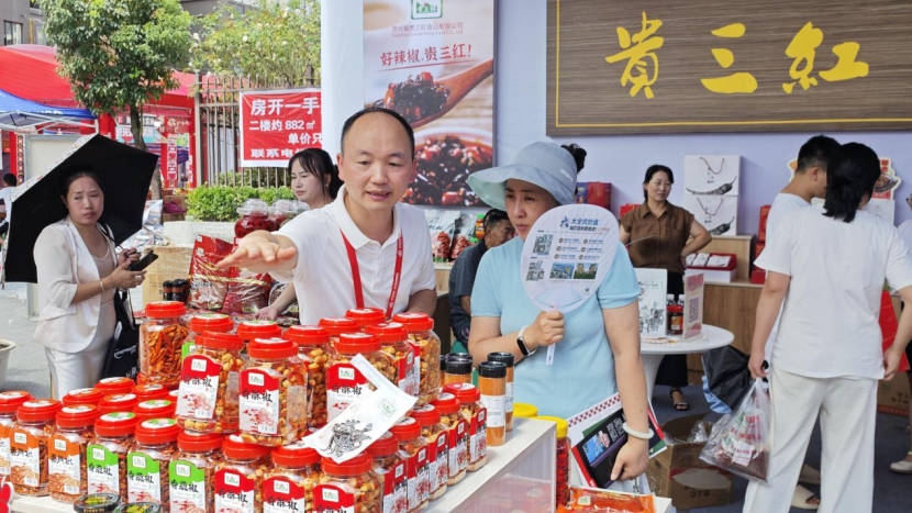 展示展銷現(xiàn)場(chǎng)。何若男、鄭斌供圖