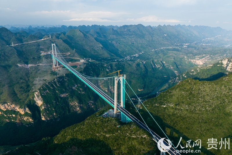 在建世界第一高橋——花江峽谷大橋。人民網(wǎng)記者 涂敏攝.jpg