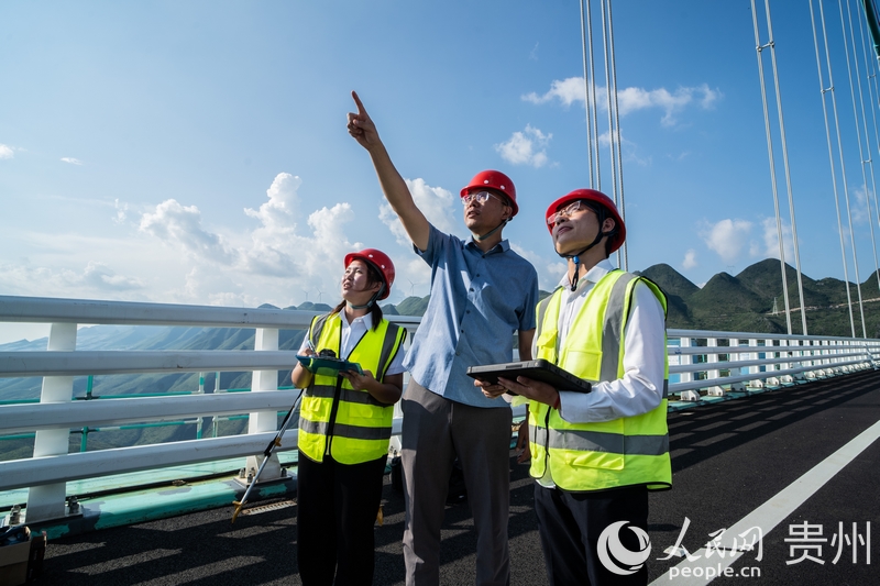 貴州交通職業(yè)大學(xué)打造了“一橋一課一團(tuán)隊(duì)”模式。人民網(wǎng) 陽茜攝.jpg