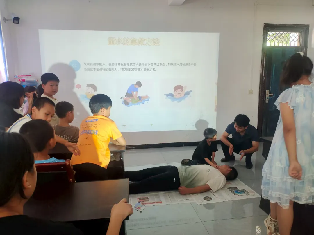 金沙縣老場村:巧織暑期“安心巢”解決外出務工人員后顧之憂。