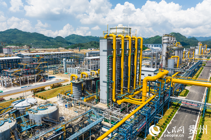 貴州美錦華宇“煤—焦—氫”綜合利用示范項目一隅。人民網(wǎng)記者 涂敏攝