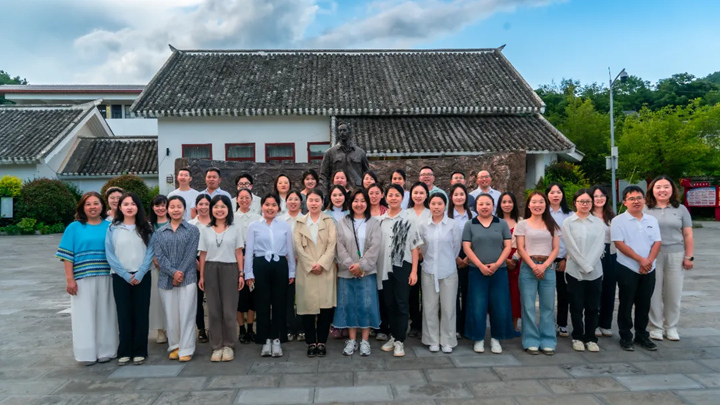 貴州農職院思政教師赴海雀村開展實踐研修 追尋楷模足跡 筑牢育人初心。