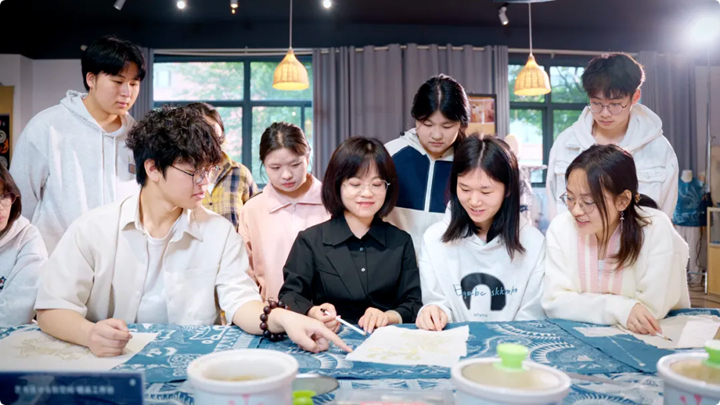 貴州工商職業學院室內藝術設計專業。