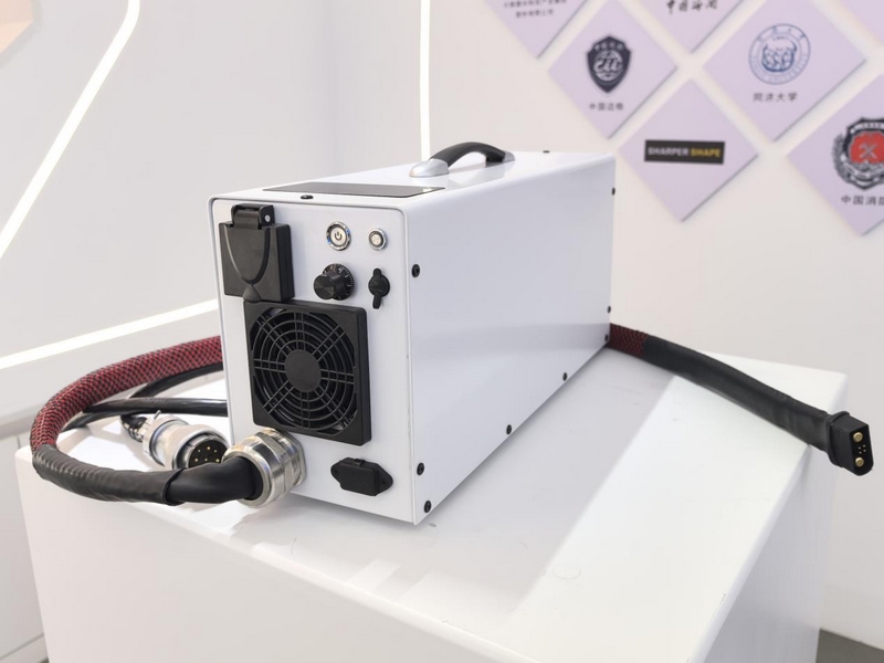 貴州恒飛科技有限公司研發的無人機超級充電系統。魏容攝。