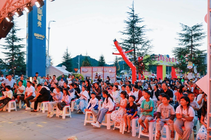 貴州盤州：小優盤用“3張券”點燃消費熱情。