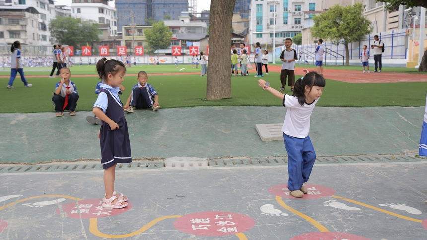 黔東南州60所受災(zāi)學(xué)校如期開(kāi)學(xué)。