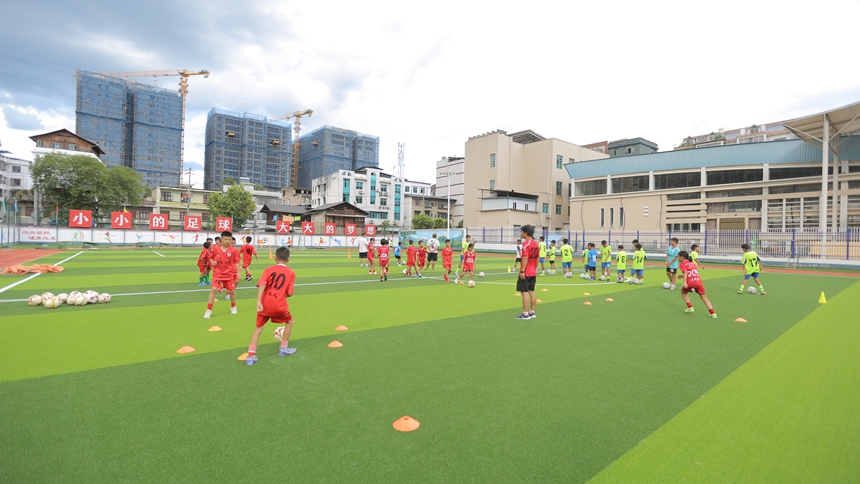 黔東南州60所受災學校如期開學。