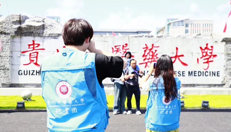 迎新現(xiàn)場。