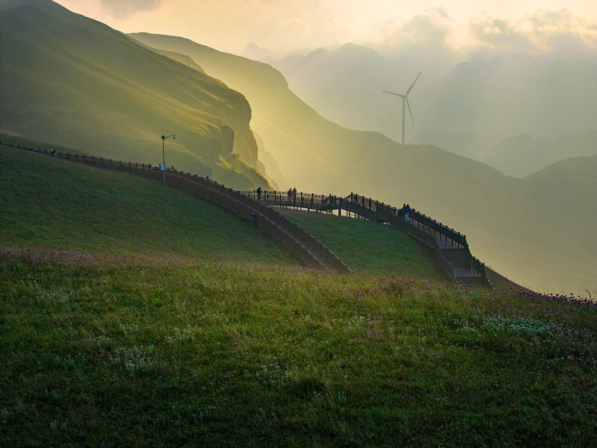 畢節市赫章縣阿西里西·韭菜坪景區。