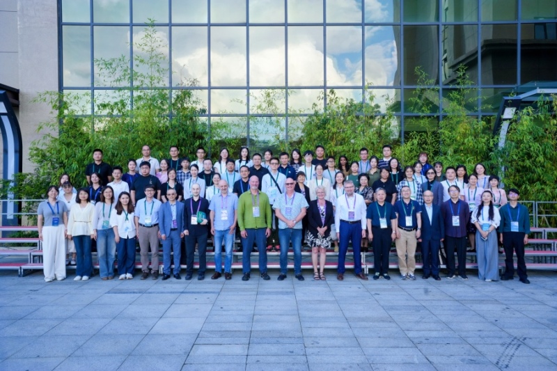 與會嘉賓合影。